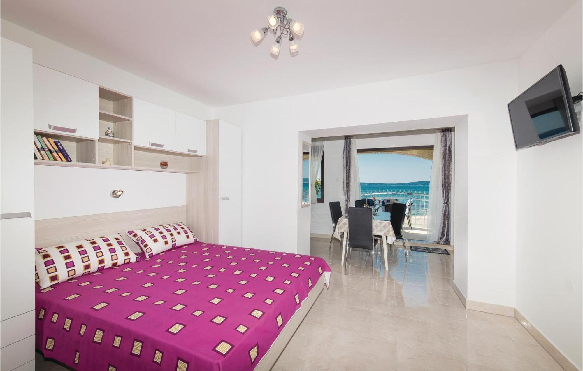 Gorgeous In Kastel Kambelovac With Wifi Kastela